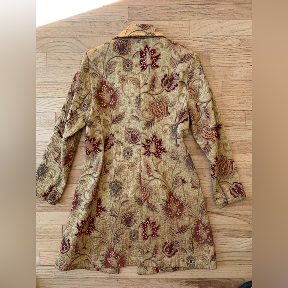 Cabi Floral Embroidered Gold and Red Coat - Picture 4 of 4